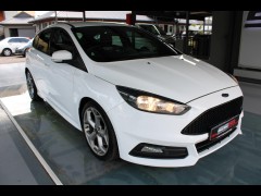BUY FORD FOCUS 2018 2.0 ECOBOOST ST1, Motor Trader