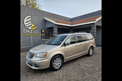 BUY CHRYSLER GRAND VOYAGER 2015, Motor Trader